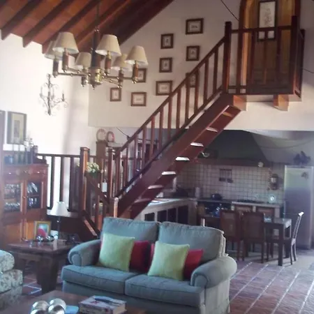 Villa Sleeps 6 Pool Wifi