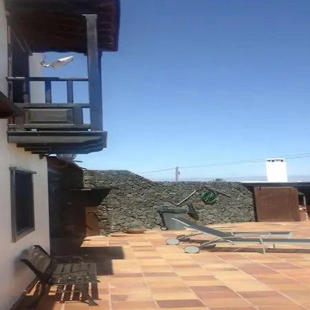 Villa Sleeps 6 Pool Wifi *