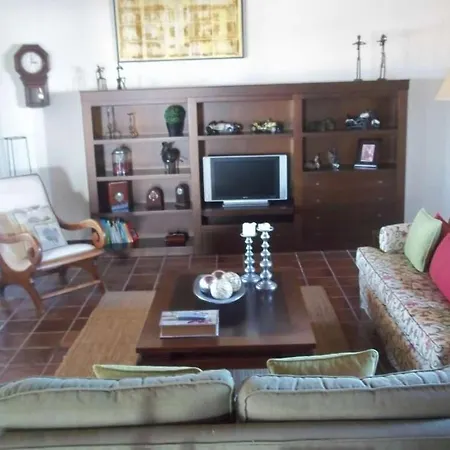 Sleeps 6 Pool Wifi Villa