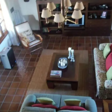 Villa Sleeps 6 Pool Wifi
